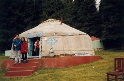 Kazakh yurt home tea3